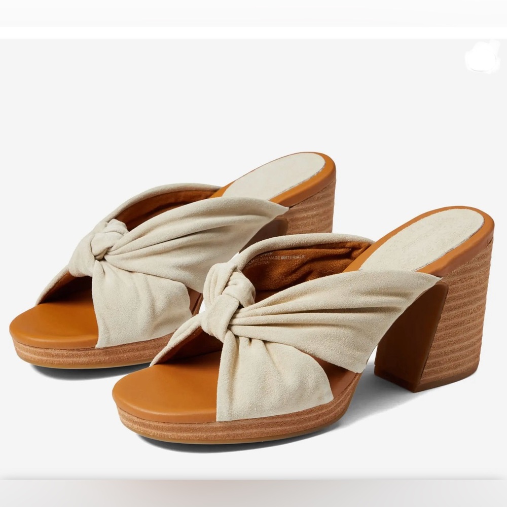 NWT- Kork-Ease ‘Haya’ Block Heeled Suede Sandals